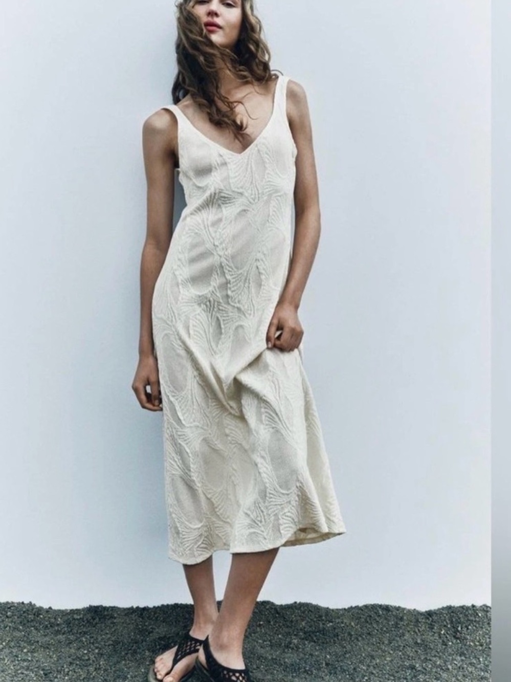Zara Sleeveless V-Neck Cream Textured Knit Midi Dress - M